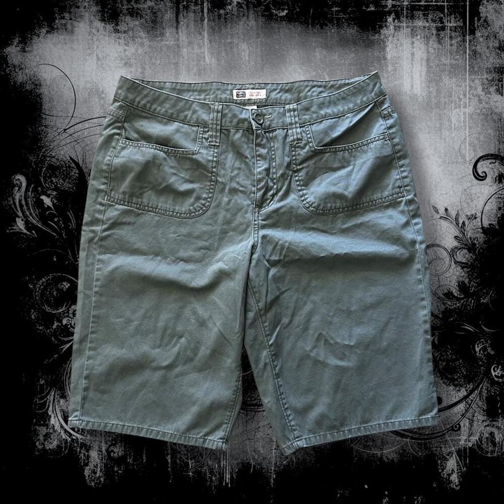 clean preppy light khaki camo green cotton shorts